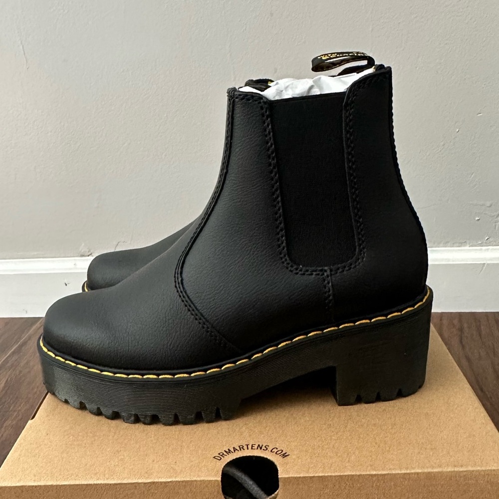 Dr. Martens Black Sanguine Chelsea Bootie